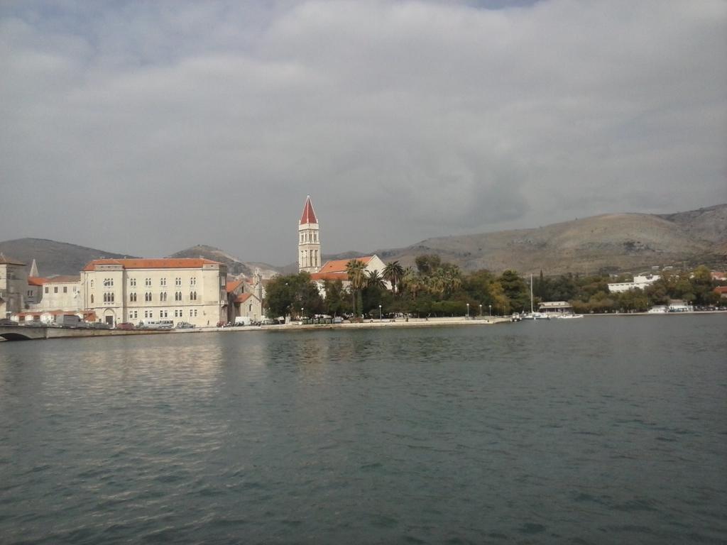 Apartment Meri Trogir Eksteriør bilde